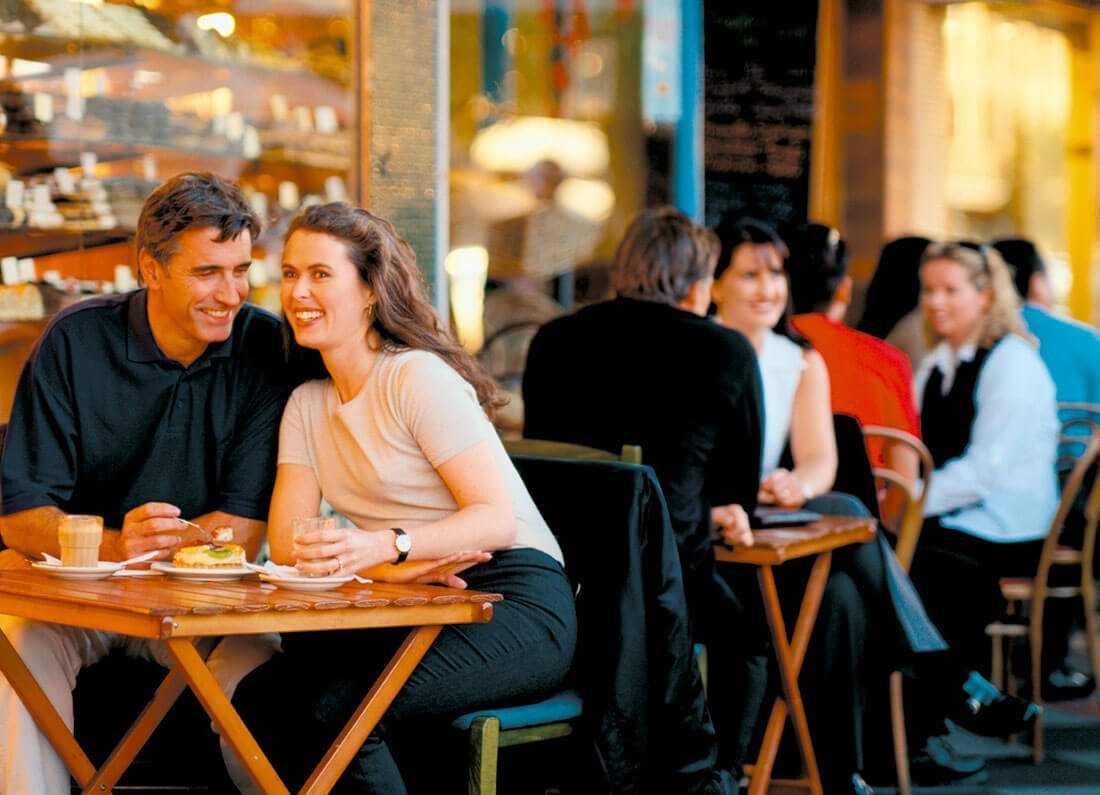 food-restaurant-couple
